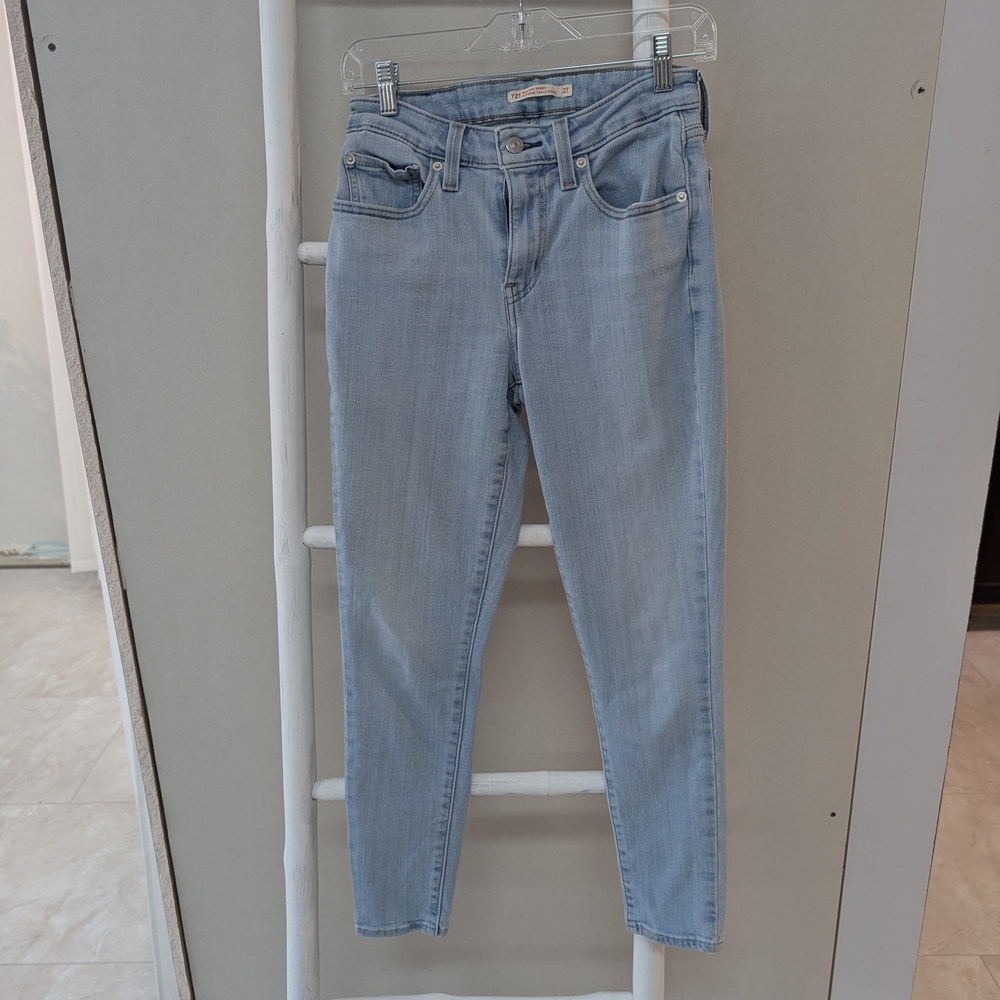 Levi's Women's High Rise Jeans in Light Blue